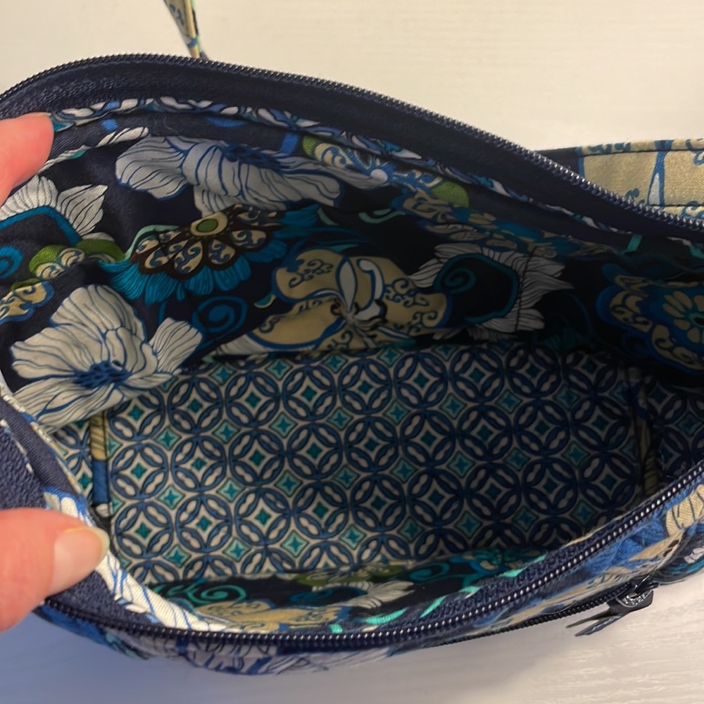 Vera Bradley Bag - Picture 5 of 8
